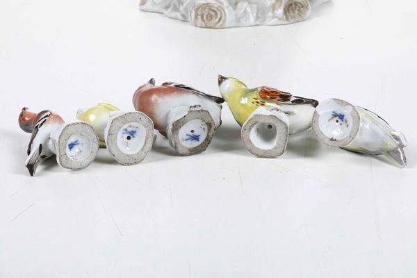 Figura di upupa.<BR>Germania, Manifattura di Potschappel, seconda metà del XX secolo.  - Asta Maioliche e Porcellane - Associazione Nazionale - Case d'Asta italiane