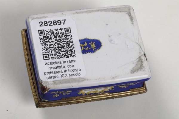 Scatolina, XIX secolo.  - Asta Maioliche e Porcellane - Associazione Nazionale - Case d'Asta italiane