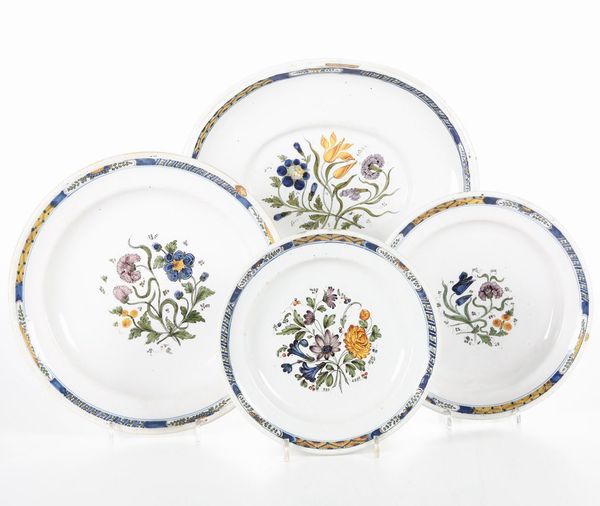 Quattro piatti. <BR>Nove, Manifattura Antonibon; verso la metà del XVIII secolo.  - Asta Maioliche e Porcellane - Associazione Nazionale - Case d'Asta italiane