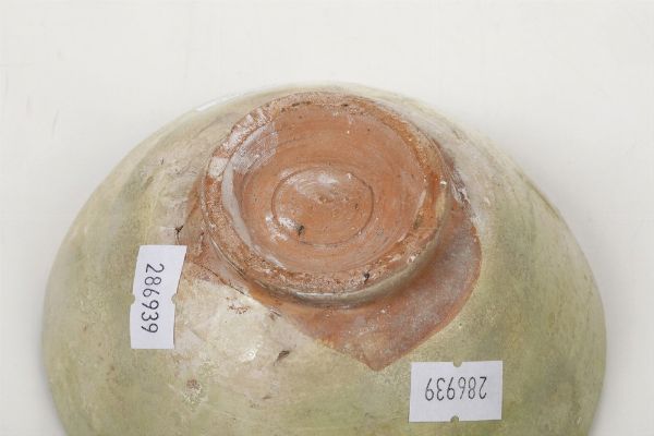 Ciotola.<BR>Italia centrale, XVI secolo.  - Asta Maioliche e Porcellane - Associazione Nazionale - Case d'Asta italiane