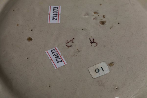 Piatto.<BR>Savona, Manifattura di Giuseppe Boselli, seconda metà del XVIII secolo.  - Asta Maioliche e Porcellane - Associazione Nazionale - Case d'Asta italiane