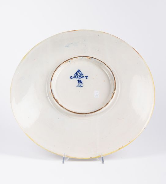 Coppia di piatti istoriati con soldati romani.<BR>Gualdo Tadino, Manifattura Maiolica a Riflessi Lorenzo ed Alberto Rubboli, 1931-1936.  - Asta Maioliche e Porcellane - Associazione Nazionale - Case d'Asta italiane