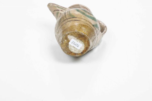 Piccolo versatoio. <BR>Orvieto (?), XV secolo.  - Asta Maioliche e Porcellane - Associazione Nazionale - Case d'Asta italiane