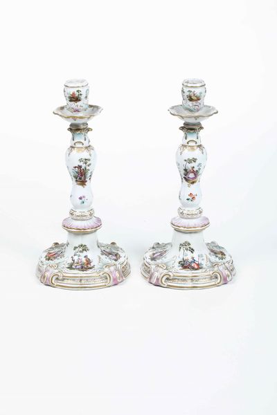Coppia di candelieri.<BR>Meissen, XX secolo.  - Asta Maioliche e Porcellane - Associazione Nazionale - Case d'Asta italiane