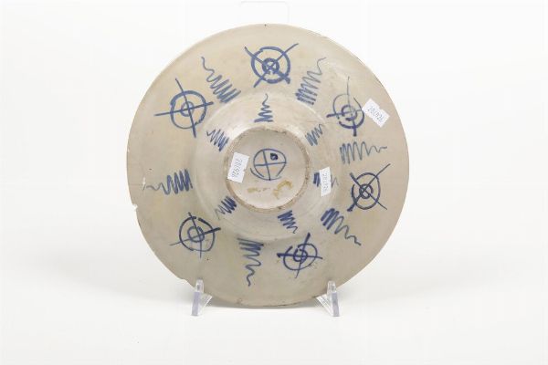 Piatto.<BR>Faenza, ultimo quarto del XV secolo.  - Asta Maioliche e Porcellane - Associazione Nazionale - Case d'Asta italiane