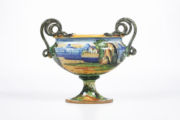Vaso raffigurante la giovane Erato e un amorino.<BR>Pesaro, Manifattura Molaroni, 1908-1920.  - Asta Maioliche e Porcellane - Associazione Nazionale - Case d'Asta italiane