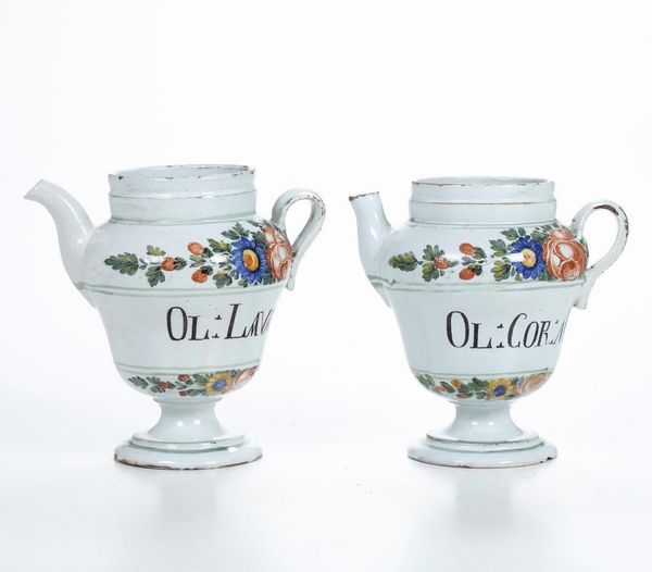 Coppia di orcioli.<BR>Nove, Manifattura Antonibon, 1750-1770.  - Asta Maioliche e Porcellane - Associazione Nazionale - Case d'Asta italiane