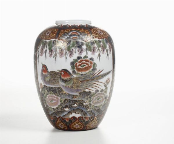 Vaso. <BR>Torino, Manifattura Lamart, verso la fine del XX secolo.  - Asta Maioliche e Porcellane - Associazione Nazionale - Case d'Asta italiane