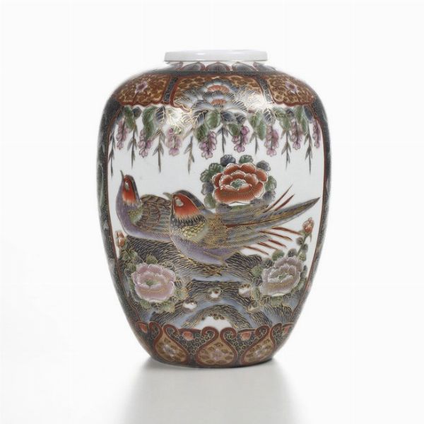 Vaso. <BR>Torino, Manifattura Lamart, verso la fine del XX secolo.  - Asta Maioliche e Porcellane - Associazione Nazionale - Case d'Asta italiane