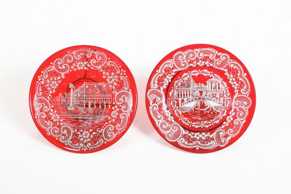 Coppia di piatti.<BR>Murano, XX secolo.<BR>  - Asta Maioliche e Porcellane - Associazione Nazionale - Case d'Asta italiane