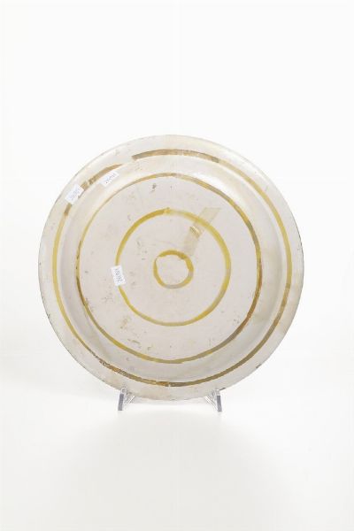 Piatto da acquareccia.<BR>Deruta, prima metà del XVI secolo.  - Asta Maioliche e Porcellane - Associazione Nazionale - Case d'Asta italiane