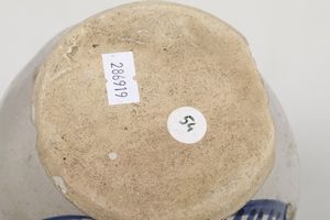 Boccale decorato a graticcio.<BR>Faenza, fine del XV - inizi del XVI secolo  - Asta Maioliche e Porcellane - Associazione Nazionale - Case d'Asta italiane