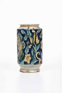 Albarello.<BR>Sicilia, Caltagirone, XIX-XX secolo.  - Asta Maioliche e Porcellane - Associazione Nazionale - Case d'Asta italiane