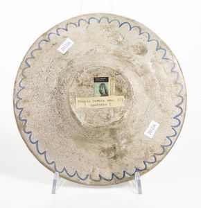 Piatto.<BR>Deruta, prima metà del XVI secolo.  - Asta Maioliche e Porcellane - Associazione Nazionale - Case d'Asta italiane