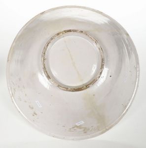 Grande ciotola con stemma vescovile, XIX secolo.<BR>  - Asta Maioliche e Porcellane - Associazione Nazionale - Case d'Asta italiane