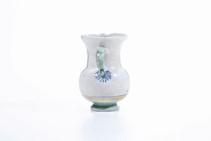 Piccola brocca raffigurante Santa Caterina.<BR>Italia centrale, XVIII secolo.  - Asta Maioliche e Porcellane - Associazione Nazionale - Case d'Asta italiane