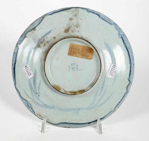 Piatto.<BR>Savona, seconda metà del XVIII secolo.  - Asta Maioliche e Porcellane - Associazione Nazionale - Case d'Asta italiane