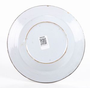 Piatto.<BR>Faenza, Manifattura Ferniani, seconda metà del XVIII secolo.  - Asta Maioliche e Porcellane - Associazione Nazionale - Case d'Asta italiane