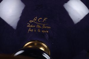 Coppia di vasi.<BR>Francia, Limoges (?), XX secolo.  - Asta Maioliche e Porcellane - Associazione Nazionale - Case d'Asta italiane