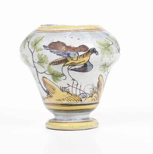 Piccolo vaso.<BR>Napoli (?), XIX secolo.  - Asta Maioliche e Porcellane - Associazione Nazionale - Case d'Asta italiane