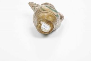 Piccolo versatoio. <BR>Orvieto (?), XV secolo.  - Asta Maioliche e Porcellane - Associazione Nazionale - Case d'Asta italiane