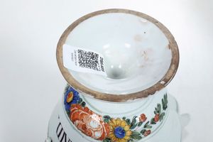 Coppia di orcioli.<BR>Nove, Manifattura Antonibon, 1750-1770.  - Asta Maioliche e Porcellane - Associazione Nazionale - Case d'Asta italiane