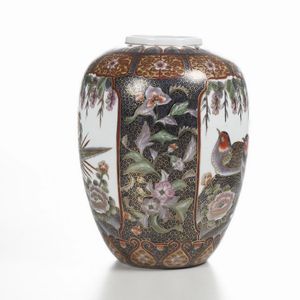 Vaso. <BR>Torino, Manifattura Lamart, verso la fine del XX secolo.  - Asta Maioliche e Porcellane - Associazione Nazionale - Case d'Asta italiane