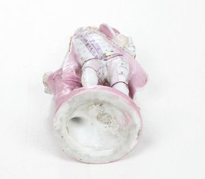 Coppia di figurine raffiguranti pastorelli. <BR>Germania, Manifattura di Sitzendorf, XX secolo.  - Asta Maioliche e Porcellane - Associazione Nazionale - Case d'Asta italiane