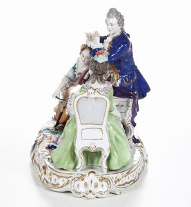 Gruppo in porcellana con musicisti.<BR>Germania, Turingia, Manifattura di Rudolstadt, inizio del XX secolo.  - Asta Maioliche e Porcellane - Associazione Nazionale - Case d'Asta italiane