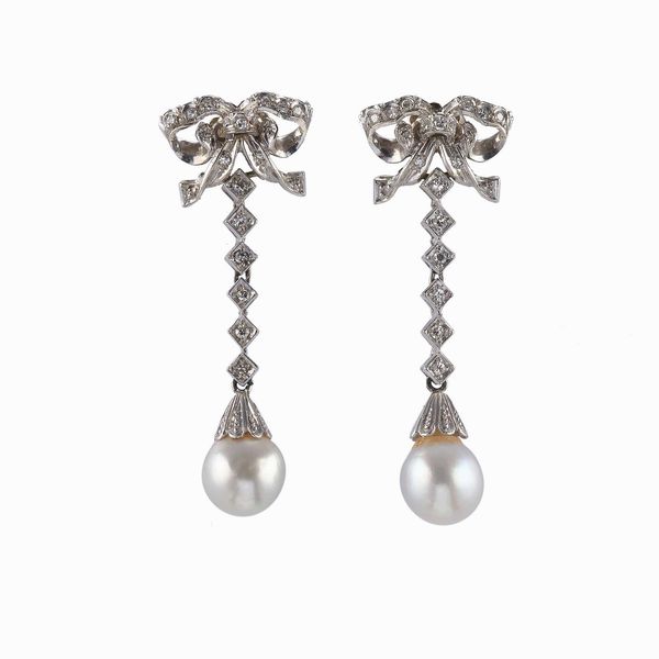 Orecchini con perle coltivate e piccoli diamanti  - Asta Gioielli - Associazione Nazionale - Case d'Asta italiane