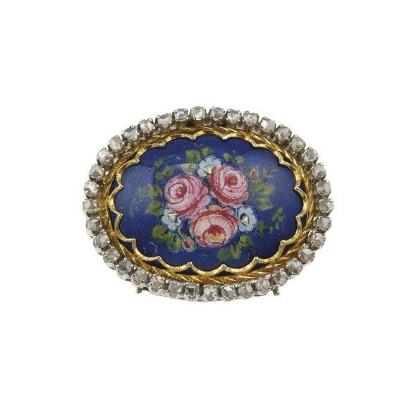 Bracciale a tre fili di perle coltivate con fermezza in smalti policromi e diamanti  - Asta Gioielli - Associazione Nazionale - Case d'Asta italiane