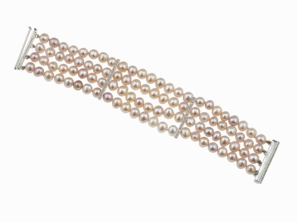 Bracciale con perle rosa coltivate e piccoli diamanti  - Asta Gioielli - Associazione Nazionale - Case d'Asta italiane