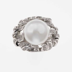 Anello con perla coltivata Australia e diamanti  - Asta Gioielli - Associazione Nazionale - Case d'Asta italiane