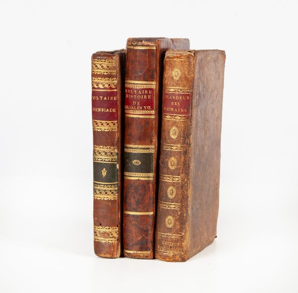 Voltaire - La Henriade, Didot Parigi 1801; - Histoire de Charles XII Roi de Suede, Didot Parigi 1817; e Montesquieu - Considerations sur les causes des Romains et de leur decadence, Didot Parigi 1802.  - Asta Libri Antichi e Stampe - Associazione Nazionale - Case d'Asta italiane