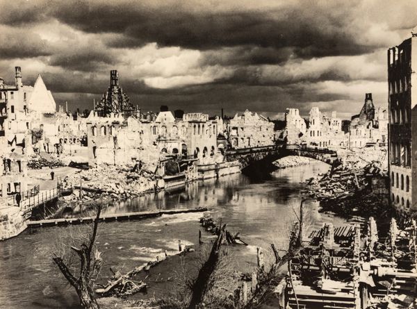 Jewgeni Khaldey : Nurnberg  - Asta Fotografia - Associazione Nazionale - Case d'Asta italiane