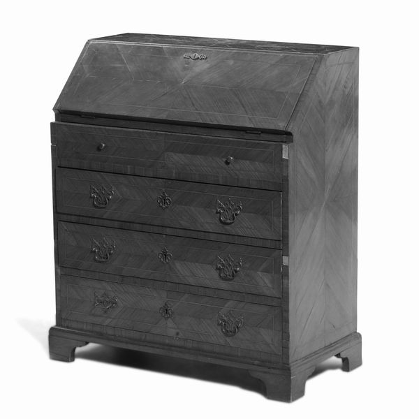 Piccola ribalta lastronata. XVIII  secolo  - Asta Antiquariato e dipinti - Associazione Nazionale - Case d'Asta italiane