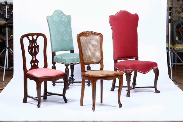 Quattro sedie diverse in legno  - Asta Antiquariato e dipinti - Associazione Nazionale - Case d'Asta italiane