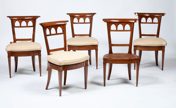 Cinque sedie in legno. XIX secolo  - Asta Antiquariato e dipinti - Associazione Nazionale - Case d'Asta italiane