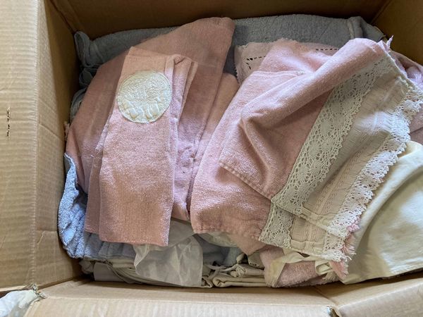 Lotto di quattro scatole  - Asta Antiquariato e dipinti - Associazione Nazionale - Case d'Asta italiane