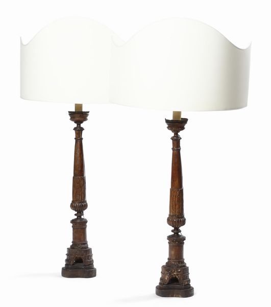 Coppia di candelieri in legno intagliato  - Asta Antiquariato e dipinti - Associazione Nazionale - Case d'Asta italiane