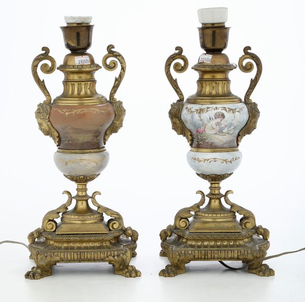 Coppia di vasi montati a lampada in porcellana e bronzo dorato  - Asta Antiquariato e dipinti - Associazione Nazionale - Case d'Asta italiane