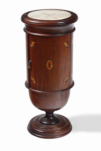 Comodino a cilindro in legno intarsiato. XIX-XX secolo  - Asta Antiquariato e dipinti - Associazione Nazionale - Case d'Asta italiane