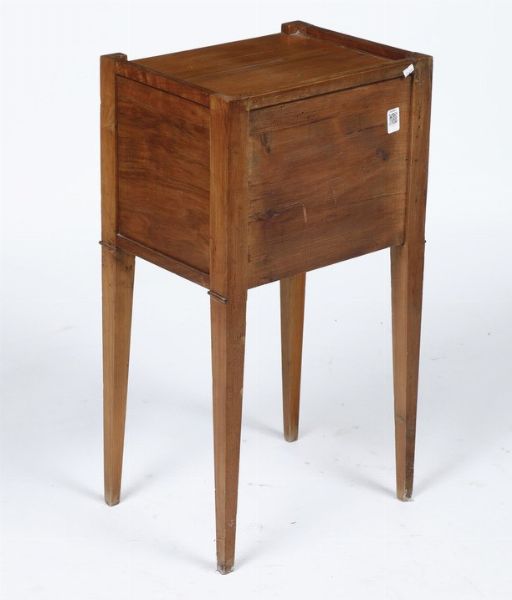 Comodino in stile Luigi XVI. XIX secolo  - Asta Antiquariato e dipinti - Associazione Nazionale - Case d'Asta italiane