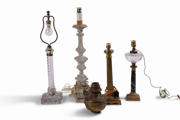 Lotto di lampade e lampade a olio  - Asta Antiquariato e dipinti - Associazione Nazionale - Case d'Asta italiane