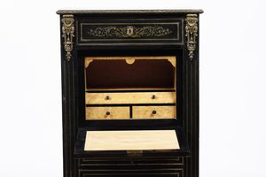 Secretaire Napoleone III lastronato ed intarsiato. XIX secolo  - Asta Antiquariato e dipinti - Associazione Nazionale - Case d'Asta italiane