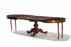 Tavolo allungabile in legno intagliato. XIX secolo  - Asta Antiquariato e dipinti - Associazione Nazionale - Case d'Asta italiane