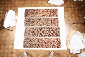 Lotto di tredici pannelli di velluto. XVIII secolo  - Asta Antiquariato e dipinti - Associazione Nazionale - Case d'Asta italiane