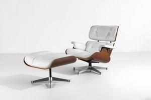 Charles & Ray Eames - Lounge chair mod. 670 con ottomana mod. 671