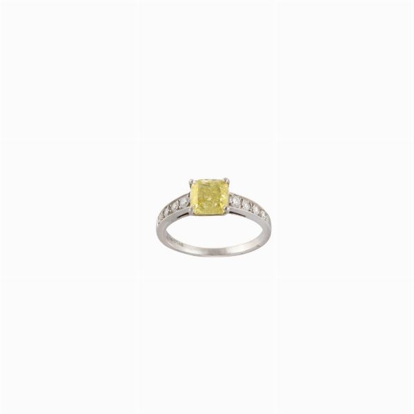 ANELLO, DIAMANTE FANCY VIVID YELLOW  - Asta Gioielli Importanti - Associazione Nazionale - Case d'Asta italiane