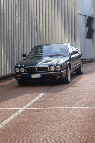 Jaguar : JAGUAR VJ8 4.0 Executive aut. 1998  - Asta Automobili  - Associazione Nazionale - Case d'Asta italiane